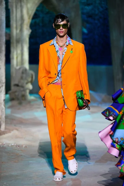Look 38
